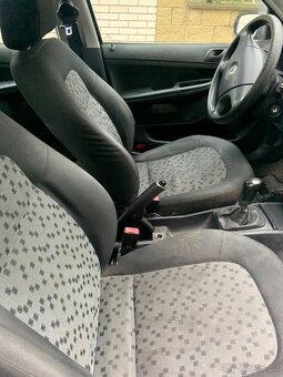 Škoda Fabia 1.2 HTP (47 KW). Rok 2005.,Klima. Tažne - 19