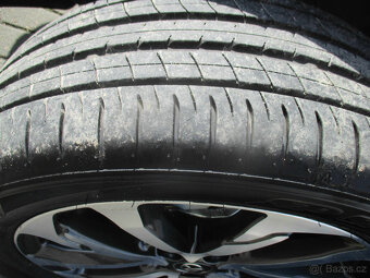 TOYOTA COROLLA CROSS AC STYLE TECH 2,0 HEV 4x4 DPH - 19