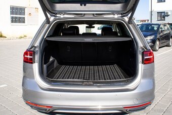 Volkswagen Passat Variant 2.0 BiTDI BMT Highline 4MOTION - 19