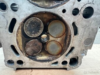 BMW E39 540i M62B44 hlavy motoru - 19