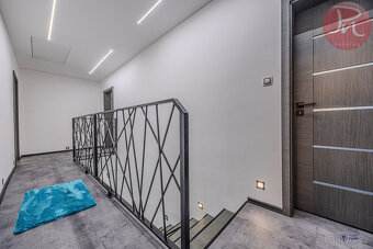 Luxusní rodinný dům v Markvartovicích – elegance, komfort a  - 19