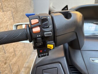 Suzuki Burgman 650 executive 2010 CZ doklady - 19