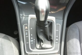 PRODÁM Volkswagen Golf 2.0TDi 135 KW Alltrack DSG 4x4 DPH - 19