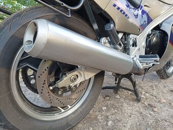 Suzuki GSX1100F - 19