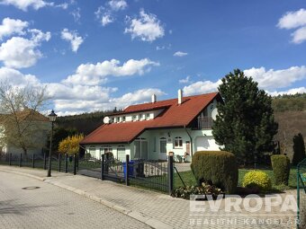 Zateplený vícegenerační rodinný dům s velkým rovinatým pozem - 19