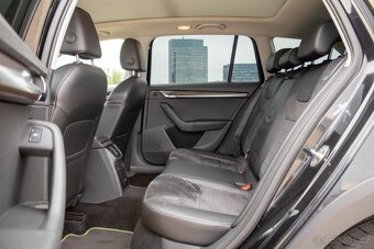 Škoda Octavia Combi SCOUT2.0 TDI DSG 4x4 - 19
