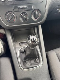 Volkswagen Golf V 1.4 16V - 19