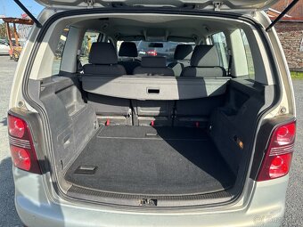 Volkswagen Touran 1.9 TDI DSG 77 kW BEZ KOROZE SERVISKA - 19