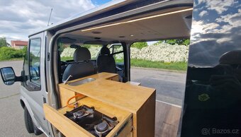 FORD TRANSIT TOURNEO - Spolehlivý společník na cesty s vesta - 19