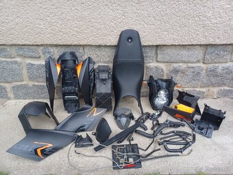 KTM LC8 990 - MOTOR NA DÍLY - 19