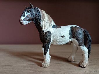 SCHLEICH SBĚRATELSKÉ FIGURKY KONĚ 168 - 19