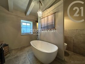 Prodej luxusní vily (299 m2) s bazénem, saunou, letní kuchyn - 19