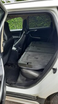 Volvo XC60 2.4D Automat-175hp r.2010 výbava Summum - 19