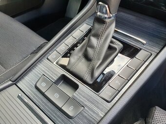 Škoda Superb iV Combi 1.4TSI 160kW DSG Style Matrix Ambient - 19