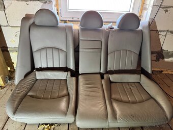 Mercedes W211 E-class interier - 19