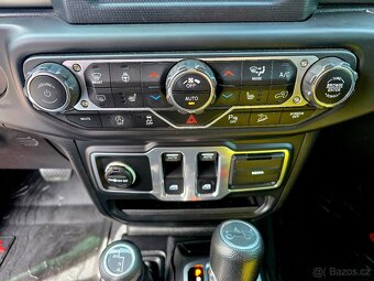 Jeep Wrangler Sport JL, 35" Pneu, 3,6 V6, DPH, NEBOURANÉ - 19