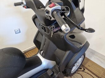 Piaggio MP3 500 LT 12/2011 - 19