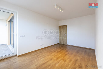 Pronájem bytu 2+kk, 61 m²,ul. A. Petrofa, Hradec Králové - 19