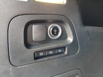 Ford S-MAX 2.0 Tdci 140Kw Titanium 4x4 r.v.2019 nové v ČR - 19