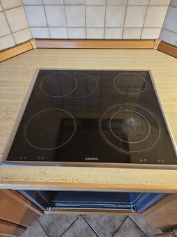 Masivní kuchyňská linka z Německa se spotřebiči - 19