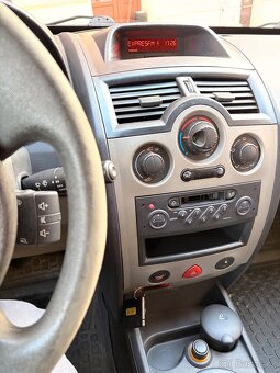 RENAULT MEGANE 2003 1.4 16v 72kw - 19