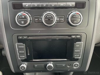 Volkswagen Touran 2,0 TDi 7 MÍSTNÉ  Comfortline BlueMotion - 19