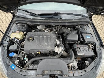 Hyundai i30 1,6 66 KW CRDI 16V - 19