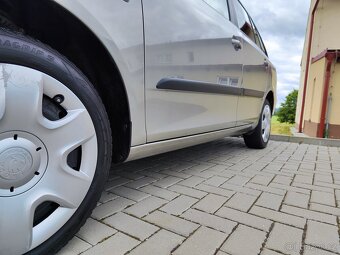 Škoda Fabia kombi 1.2tsi 77kw DSG 10/2012 Family AČ - 19