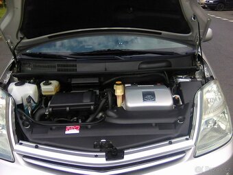 Výjimečná příležitost  Nadstandartní Prius na prodej - 19