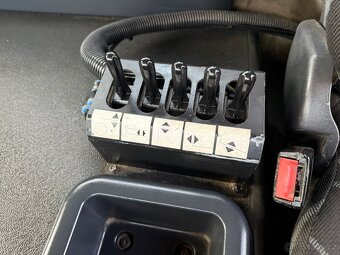 Iveco TRAKKER 6x4 E6 NOSIČ KONTEJNERŮ - 19