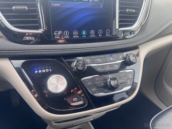 Chrysler Pacifica 3,6 Hybrid Radar Limited DVD 2019 - 19