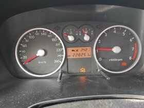 Hyundai Coupe GK 2.0, 2005, 105kw,najeto 228.251 km - 19