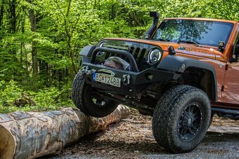 Jeep Wrangler Mountain 3,8 V6 LPG A/T 4x4 aj na splátky - 19