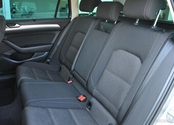 Volkswagen Passat 2.0TDi COMFORTLINE NAVI ČR 1M - 19