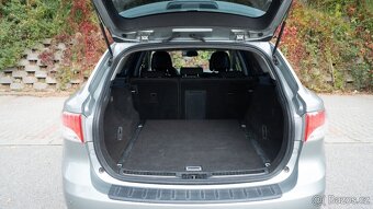 Toyota Avensis 1.8 VVTi benzín, 108kW, Combi, 2010 - 19