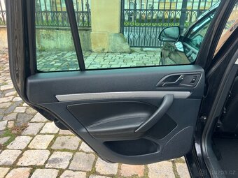 ŠKODA OCTAVIA 2.0TDI 103KW /FL/XENON/ŠÍBR/PDC/NAVI/ALCANTARA - 19