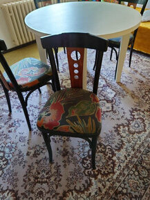 Jídelní stůl 4 židle+ koberec - 1
