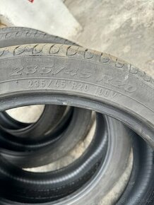4x pneu na Kodiaq 235/40 R20 100V po jedné sezóně Skorpinon