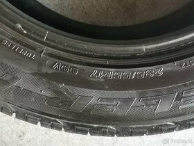 pneu 235/55 R17 Bridgestone