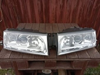 Přední světla xenony ŠKODA Octavia řada 1