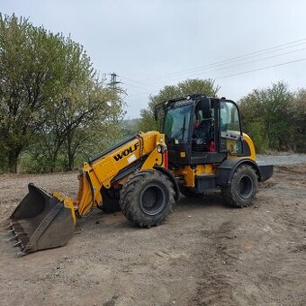 Kolový nakladač WOLF WL825T