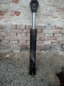 Hydraulická dvoučinná pístnice