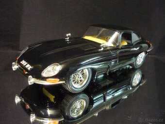 Jaguar E Type Coupe černý Bburago 1/18