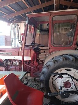 Traktor Mc Cormick 453 International