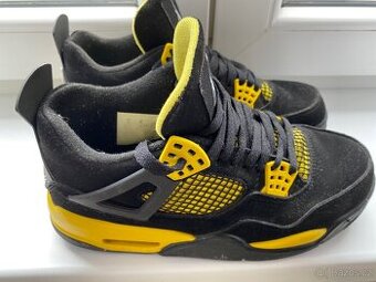 Jordan Air Jordan 4 Retro Thunder