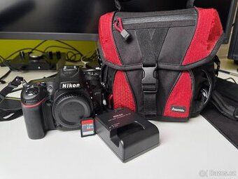 Zrcadlovka Nikon D7100 TOP stav + Taška a SD karta 32GB