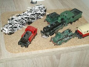 Modely vláčků,kov - plast - viz foto