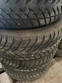 215/60 r16 pneu goodyear Eagle zimní