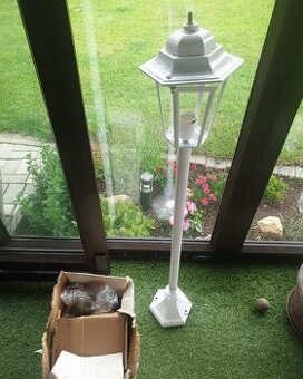 Stojací venkovní lampa Lumina