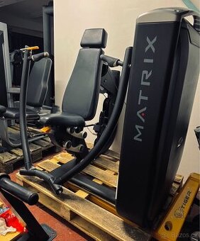 Ultra converging Chest press Matrix - Zánovní